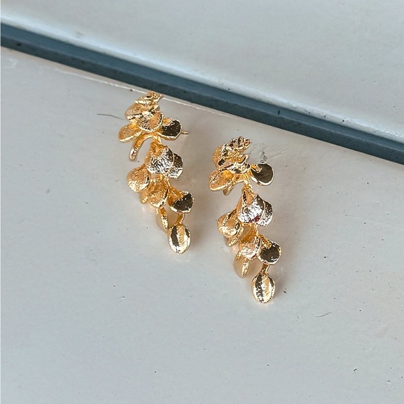 NWT Sereifina Anthropologie GOLD PETAL DANGLE EARRINGS - Picture 1 of 8